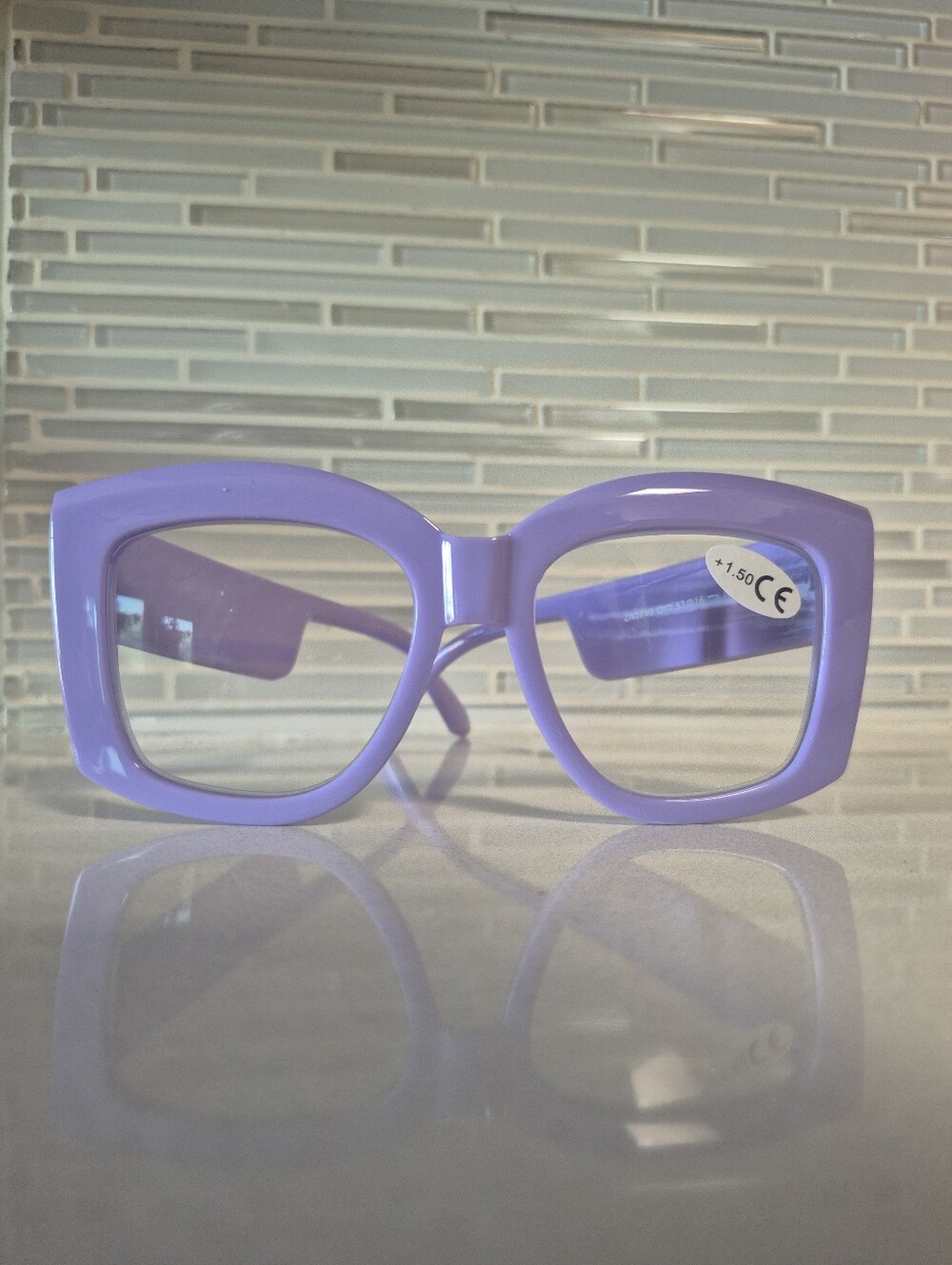 BIG BOLD LILAC READERS 1.50 NEW